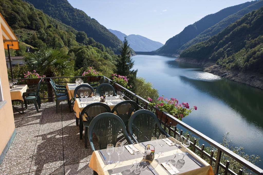 Hotel Al Lago Vogorno Exterior foto